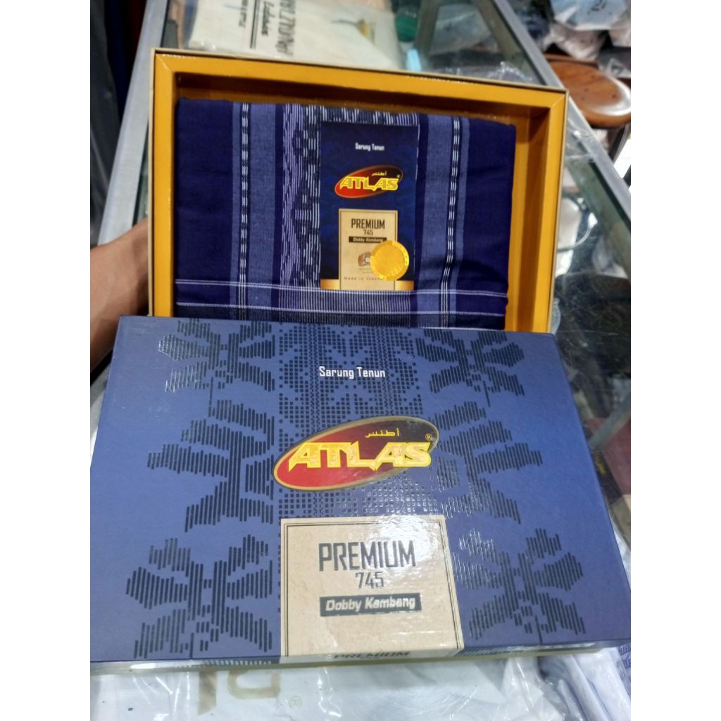 SARUNG ATLAS PREMIUM Dobby kembang 745