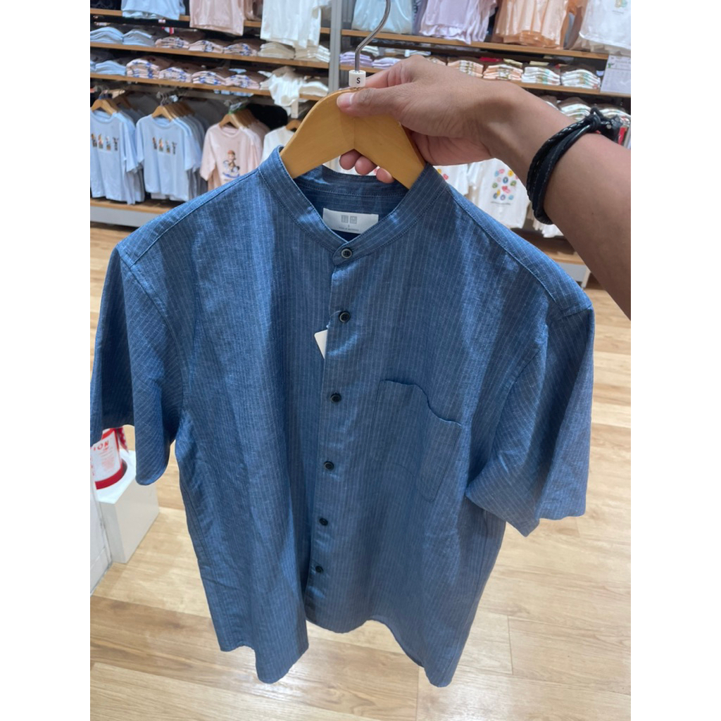 kemeja kerah sanghai by uniqlo