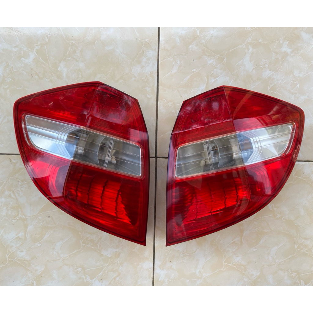 Stoplamp Lampu Belakang Honda Jazz Ge8 kanan dan kiri 2011-2013 Original Copotan
