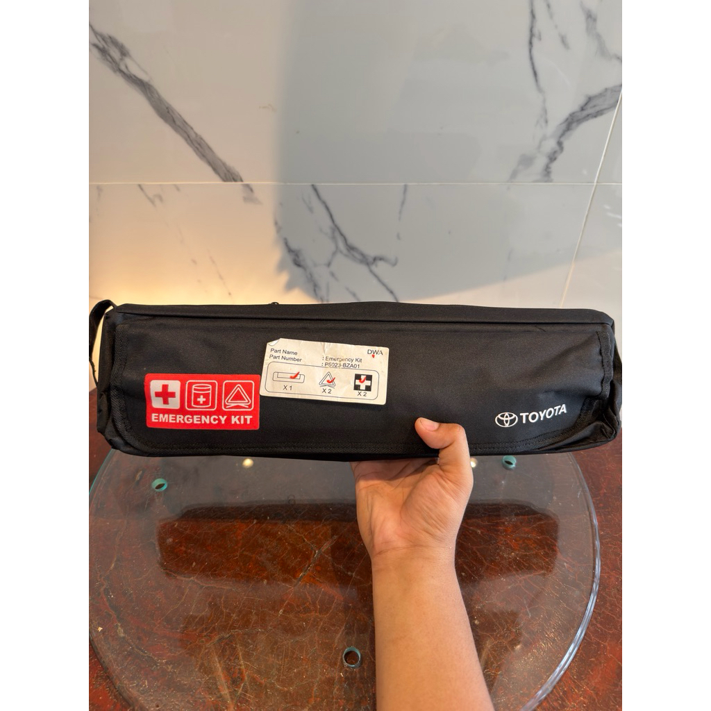 Toyota Emergency Kit Original OEM Bawaan Mobil Lengkap Tas Darurat Mobil