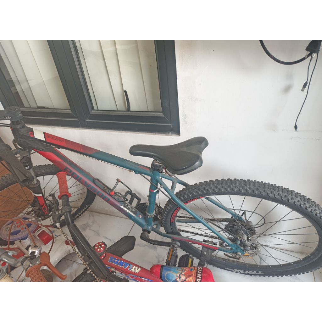 Sepeda 27.5 MTB POLYGON CASCADE 4 terbaru OPERAN GIGI 8 SPEED BEKAS TAPI MASIH MULUS‎