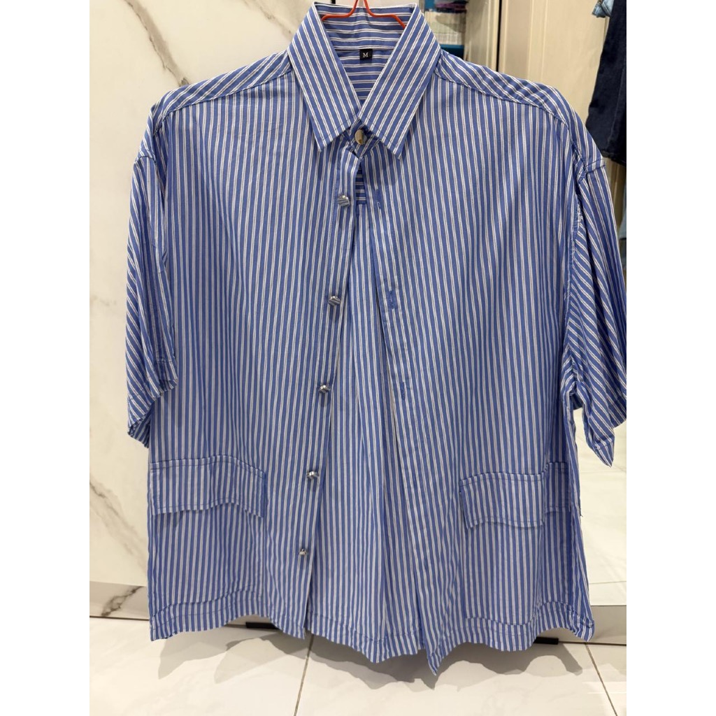 kemeja studio moral size M garis2
