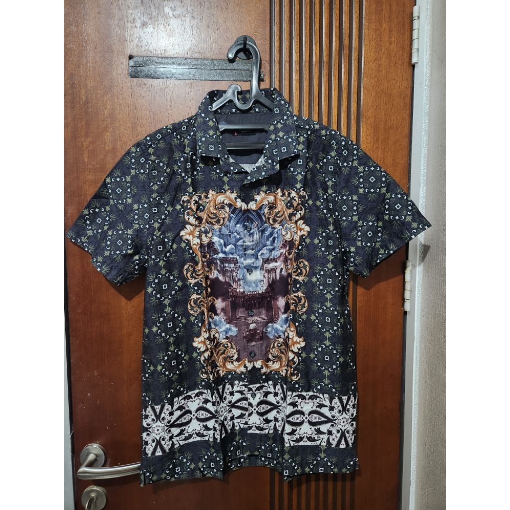 Kemeja Motif/ Batik Modern Pria merk MOC size L