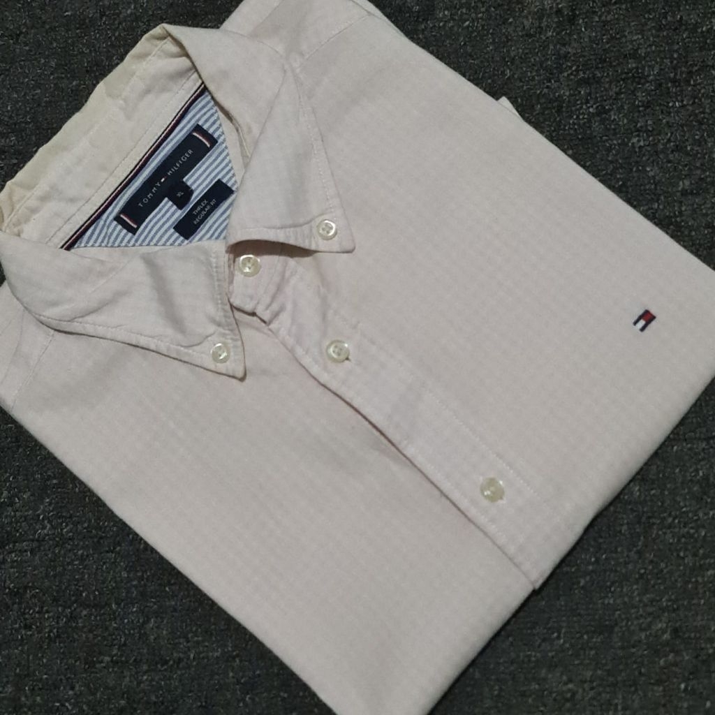 Kemeja Tommy Hilfiger