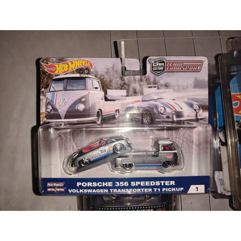 Hotwheels Team Transport Porsche 356 Speedster & Volkswagen T1 Pickup Racing