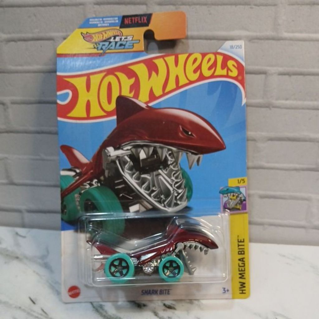 Hot wheels SHARK BITe Original mettal