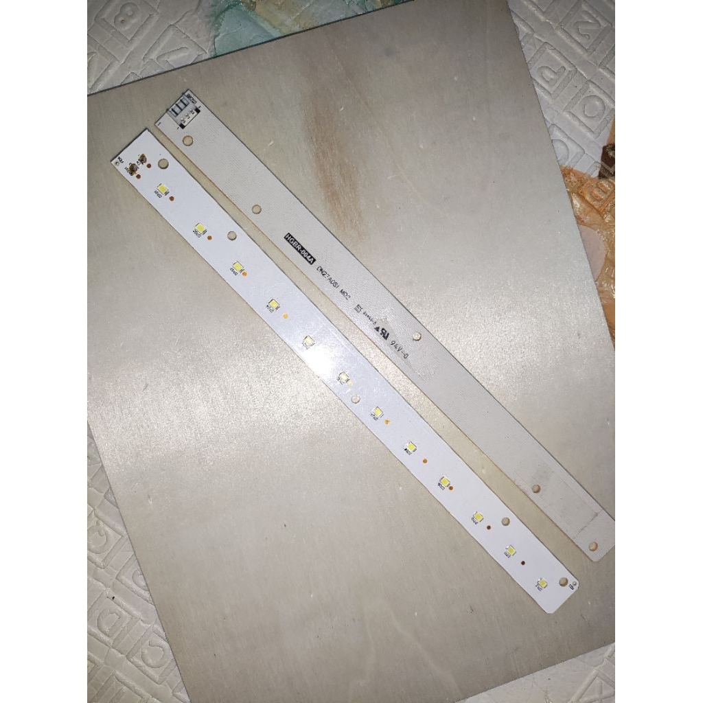 Lampu LED /ledbar showcase polytron 94v baru & original 100%