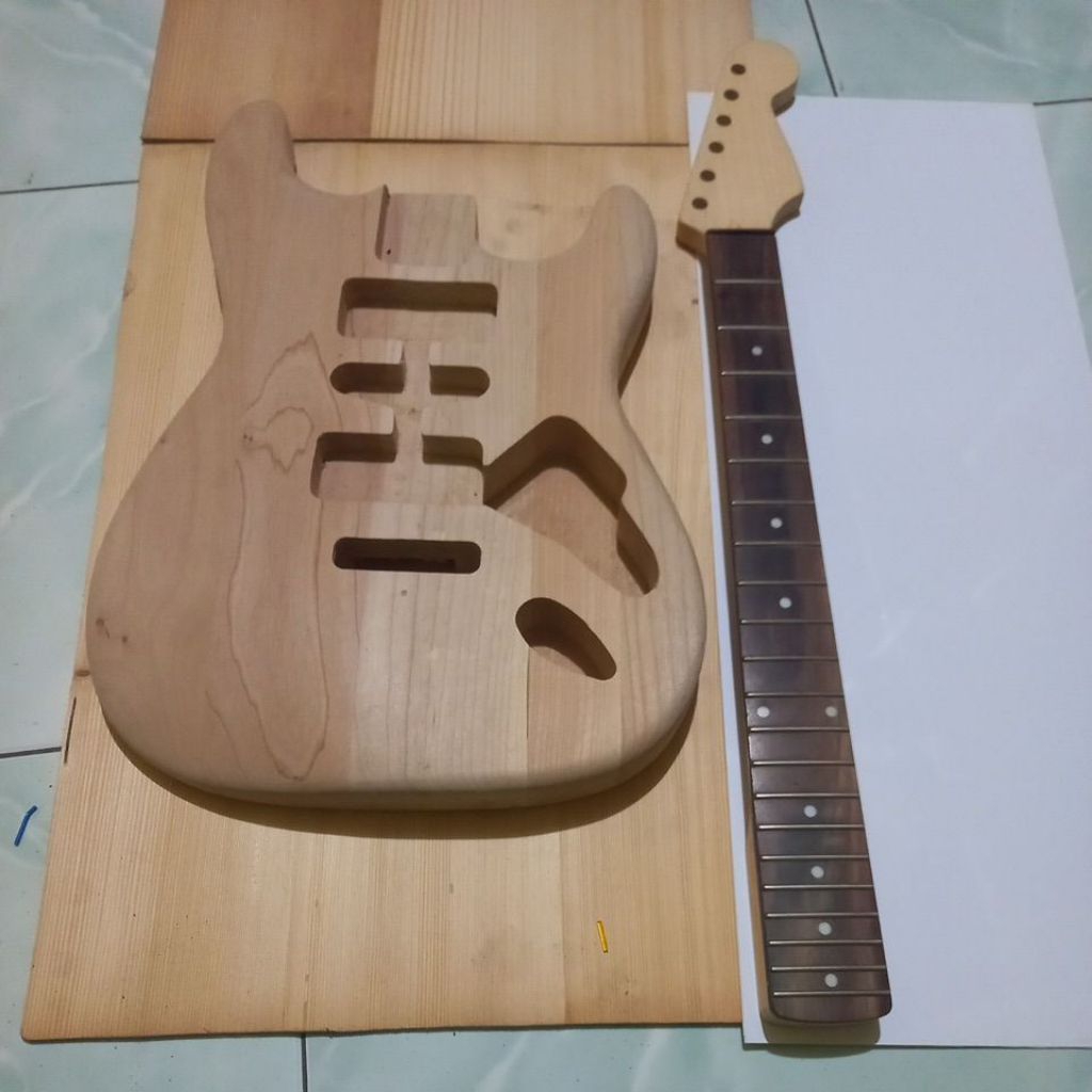 gitar stratocaster bodi neck 6 string