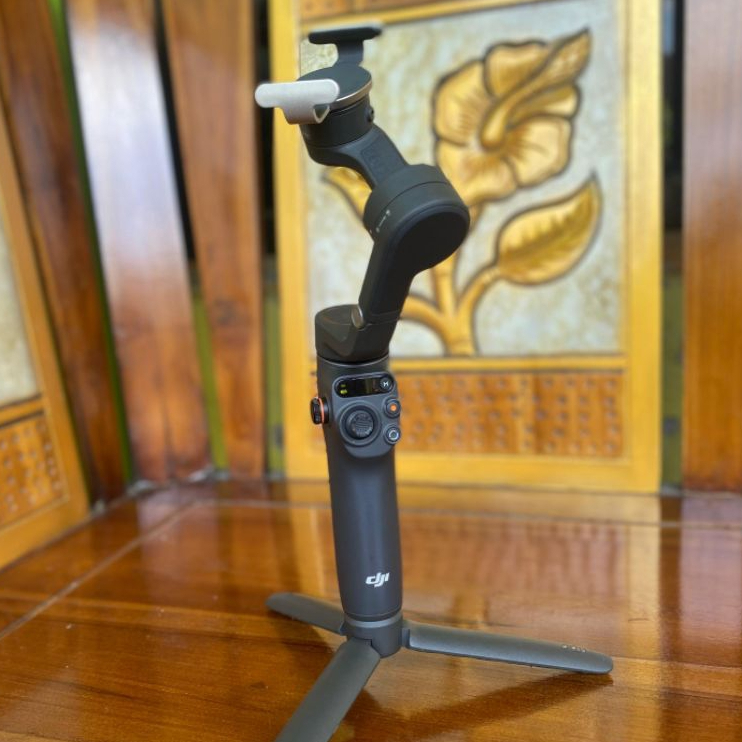 Gimbal Stabilizer DJI Osmo Mobile 6