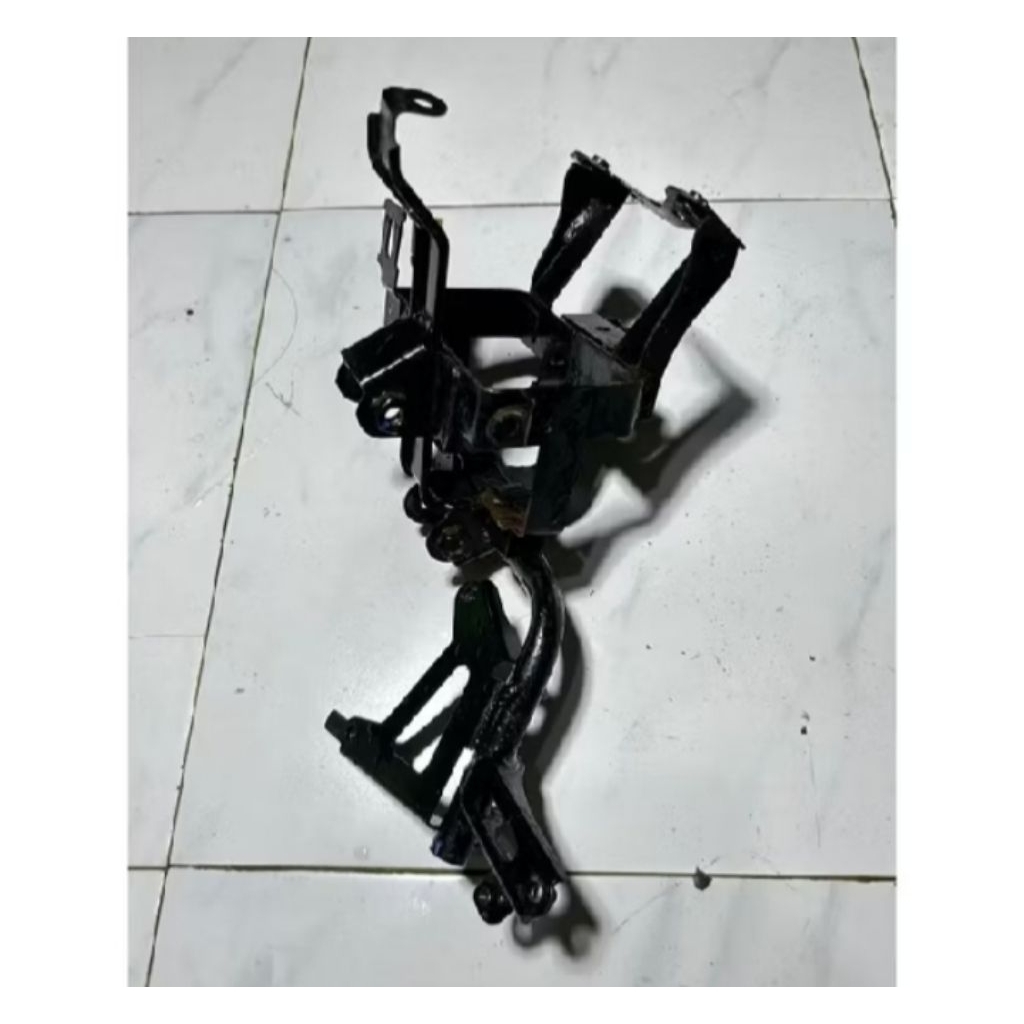 dudukan aki pangkon aki Vario 125 old kode KZR original second