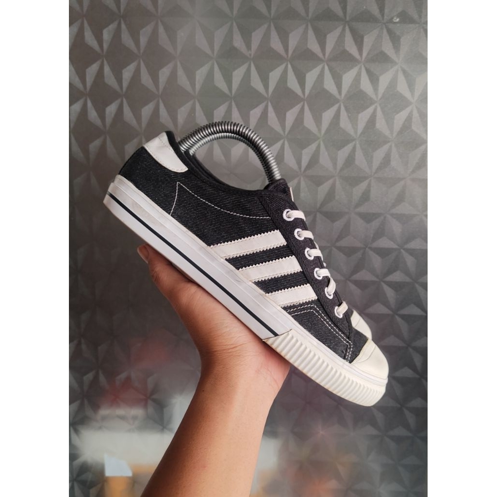 sepatu Adidas SZ 40 second bekas preloved