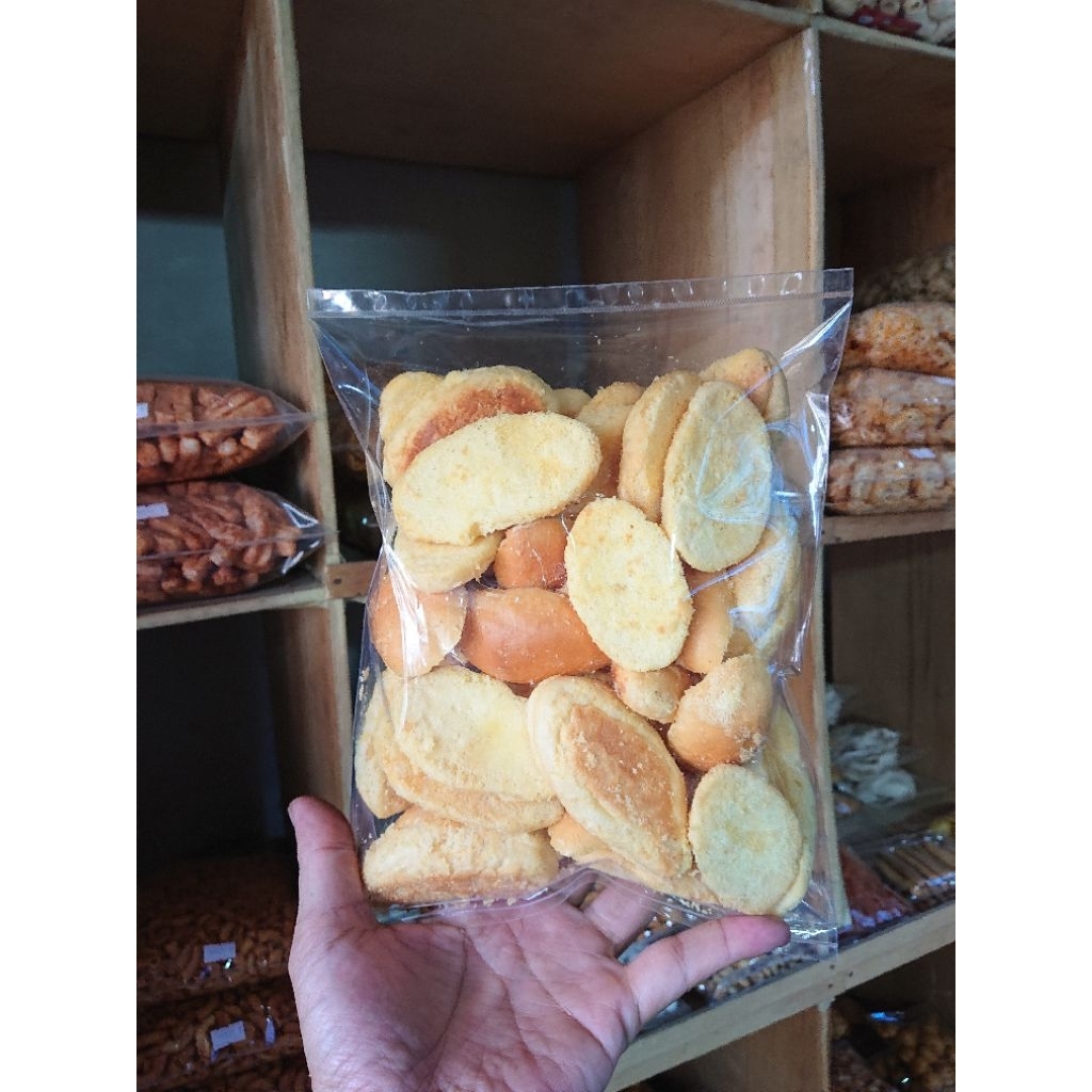 Bagelen kering dengan perpaduan rasa Manis, Gurih, dan Asin 250g