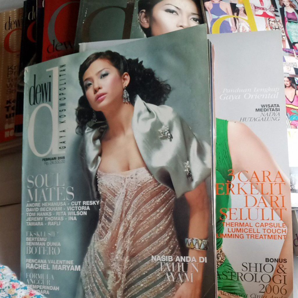 MAJALAH DEWI GAYA KOSMOPOLITAN