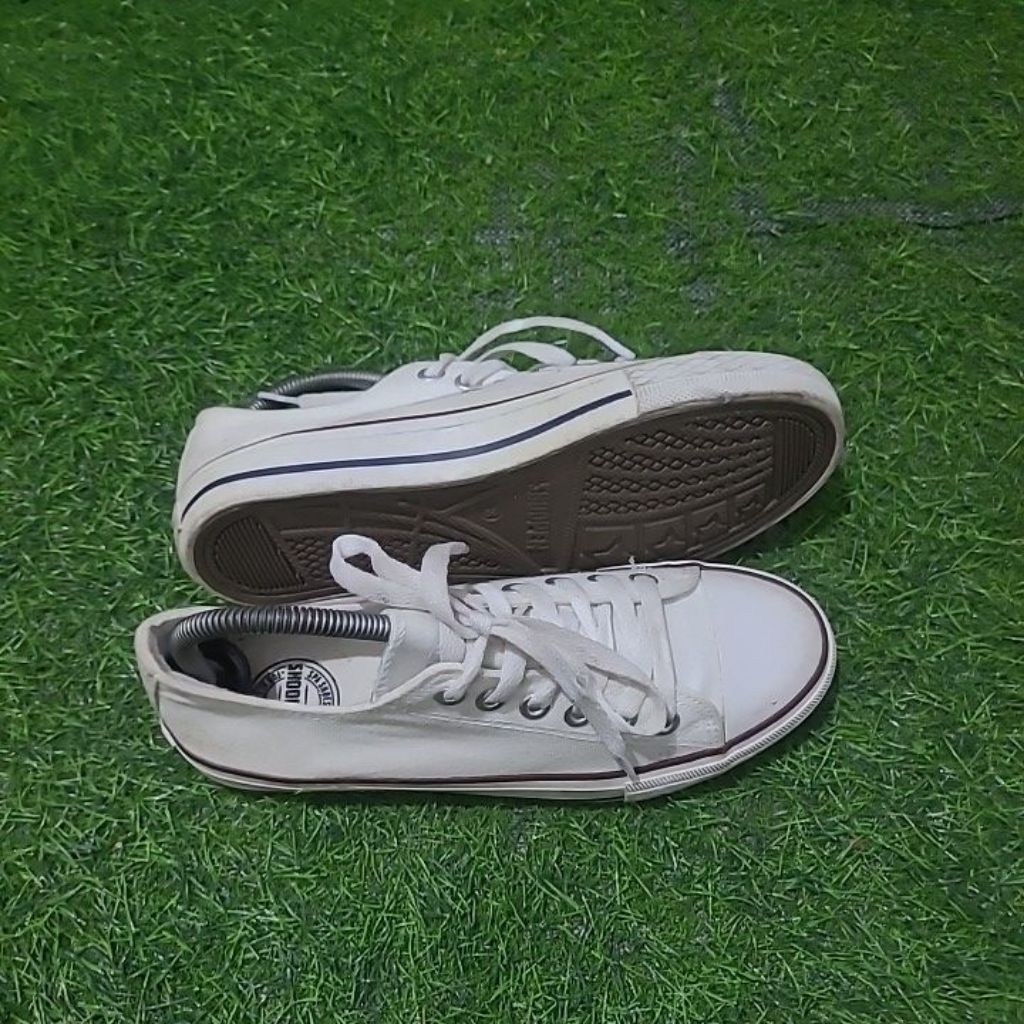 sepatu sneakers shoopen size 38