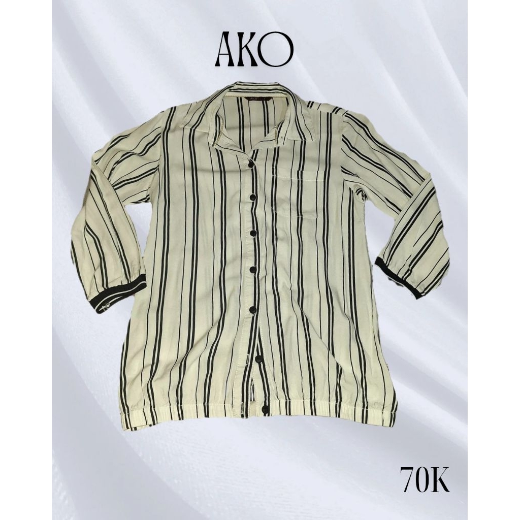 [PRELOVED] Baju berkerah motif garis hitam putih