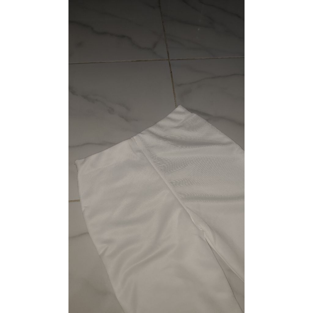 Preloved_Flare Pants Putih
