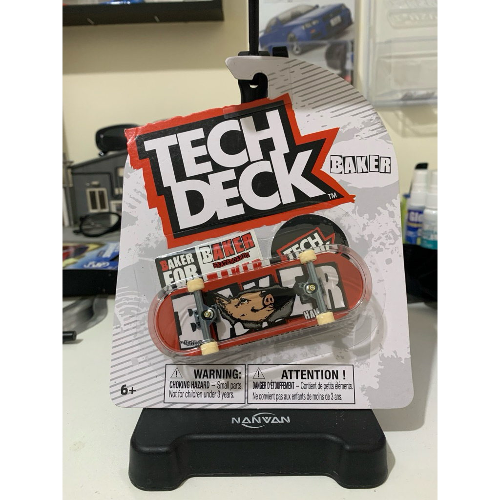 Tech deck baker hawk