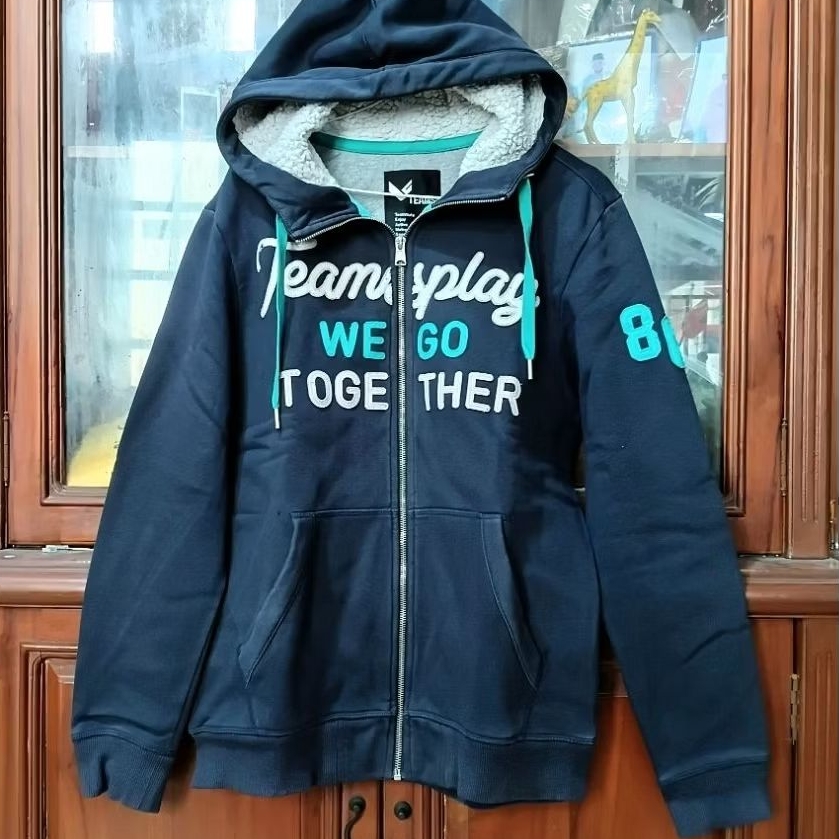 tracktop uniqlo bahan fleece tartan size S,sweater hoodie full zip size 100 setara M,sherpa muji wal