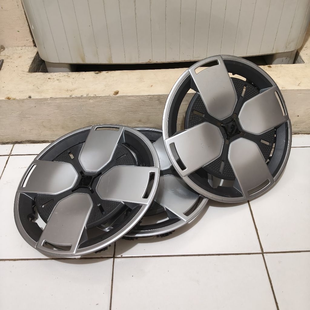wildop weldop wheldoop tutup velg dop  ring 12 original SGMW copotan wulling harga untuk 1 biji