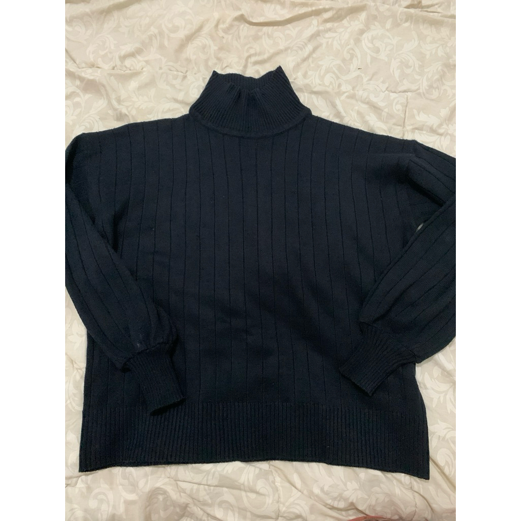 preloved sweater crewneck hitam