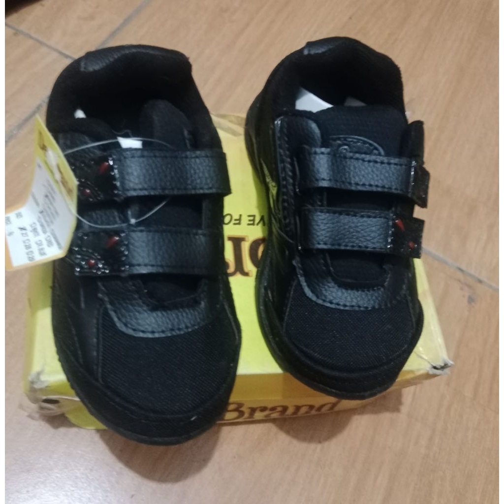 Sepatu Sekolah u/k Anak SD De Brand