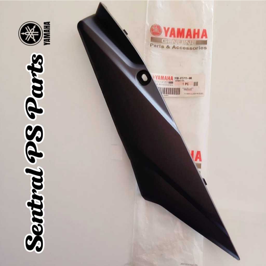 tutup bodi samping/tutup box aki (accu) bagian kiri untuk sepeda motor Yamaha.