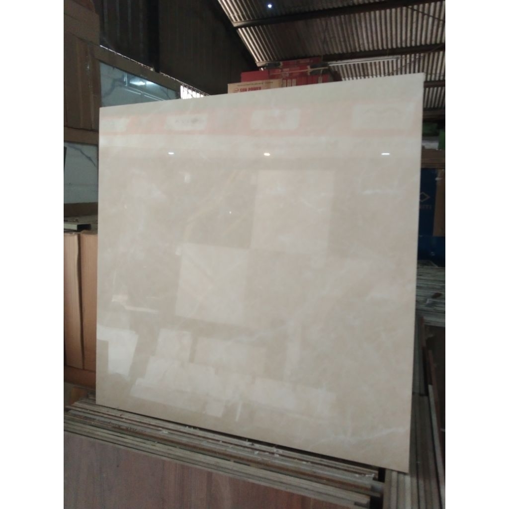 granit 60x60 crem motip glosy