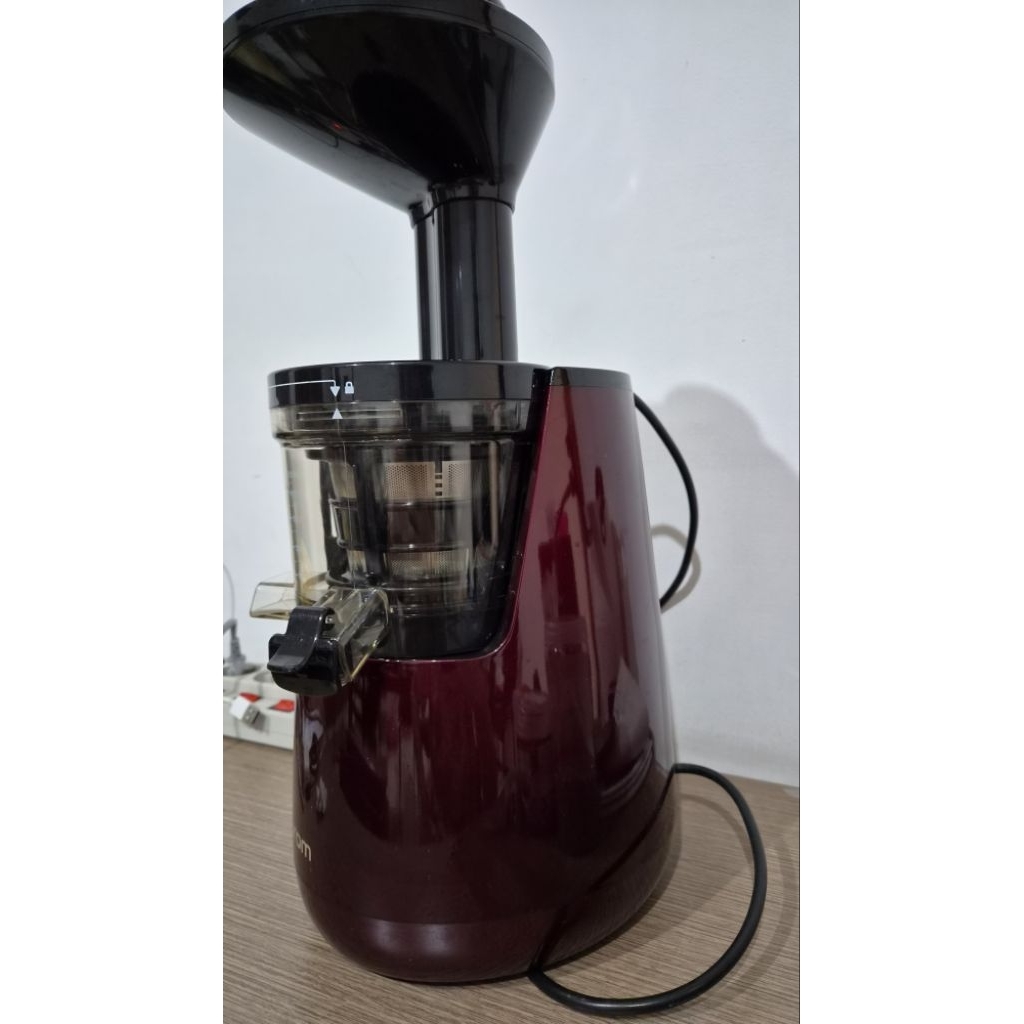 Hurom Slow Juicer