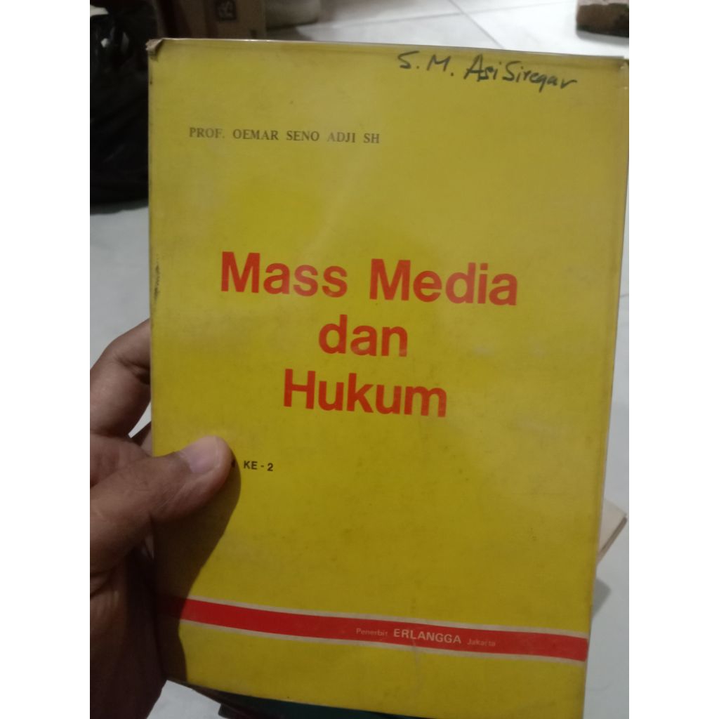 mass media dan hukum