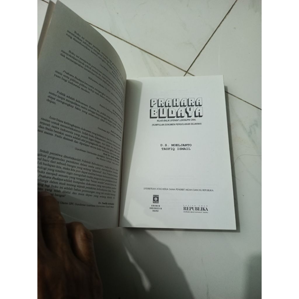 PRAHARA BUDAYA-D.S. MOELJANTO TAUFIQ ISMAIL-E6