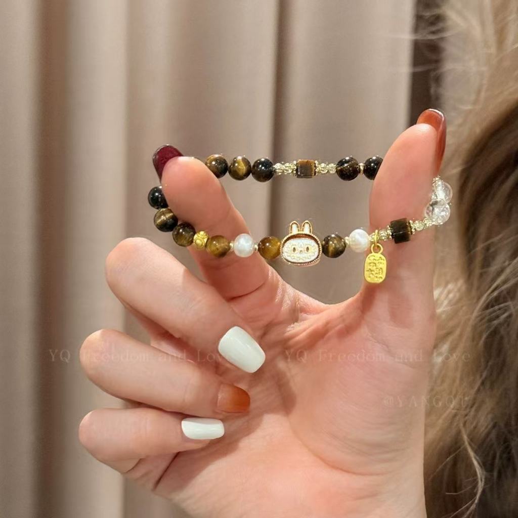 Gelang Tangan Tiger Eye Alami dengan Charm Labubu - Penarik Rezeki & Keberuntungan