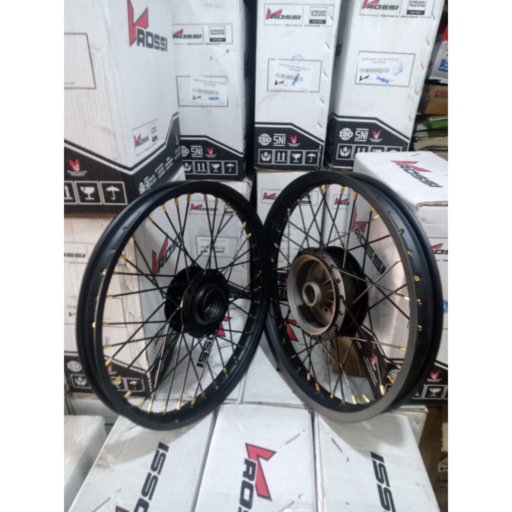 velg / pelek jari jari vrossi buat motor RX king / fizr / Jupiter / Vega  lama  sudah di rakit / ste