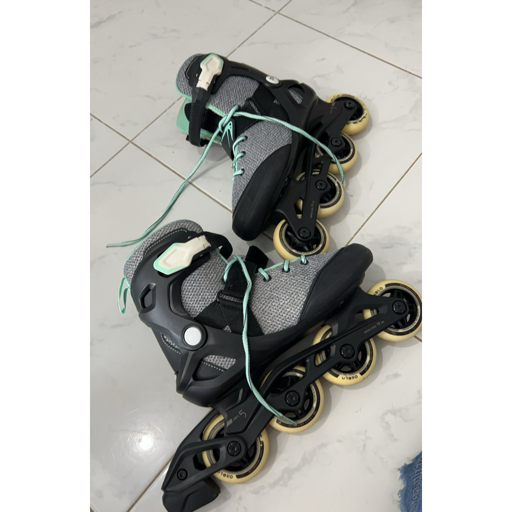sepatu roda decathlon oxelo Abec 5 size 39,  bisa dipakai untuk size 38,39,40