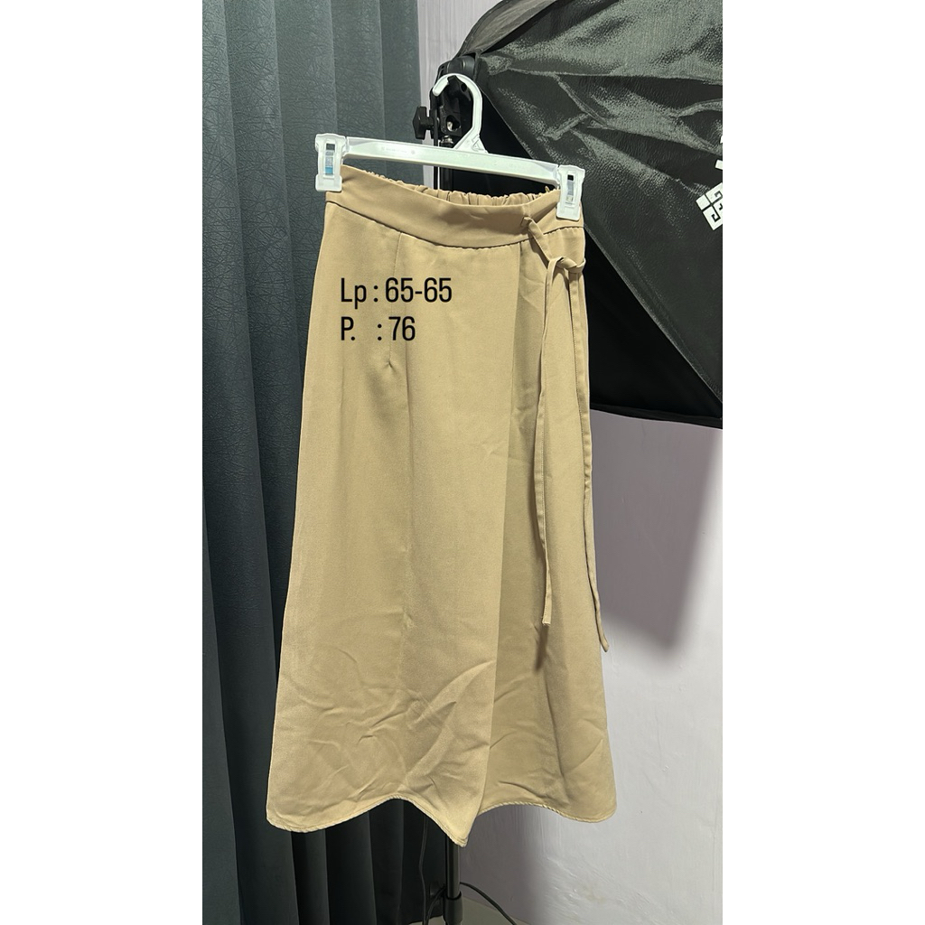 size di foto awal preloved rok kerja rok kerja bekas rok slik bekas rok bekas rok lembut rok kerja r