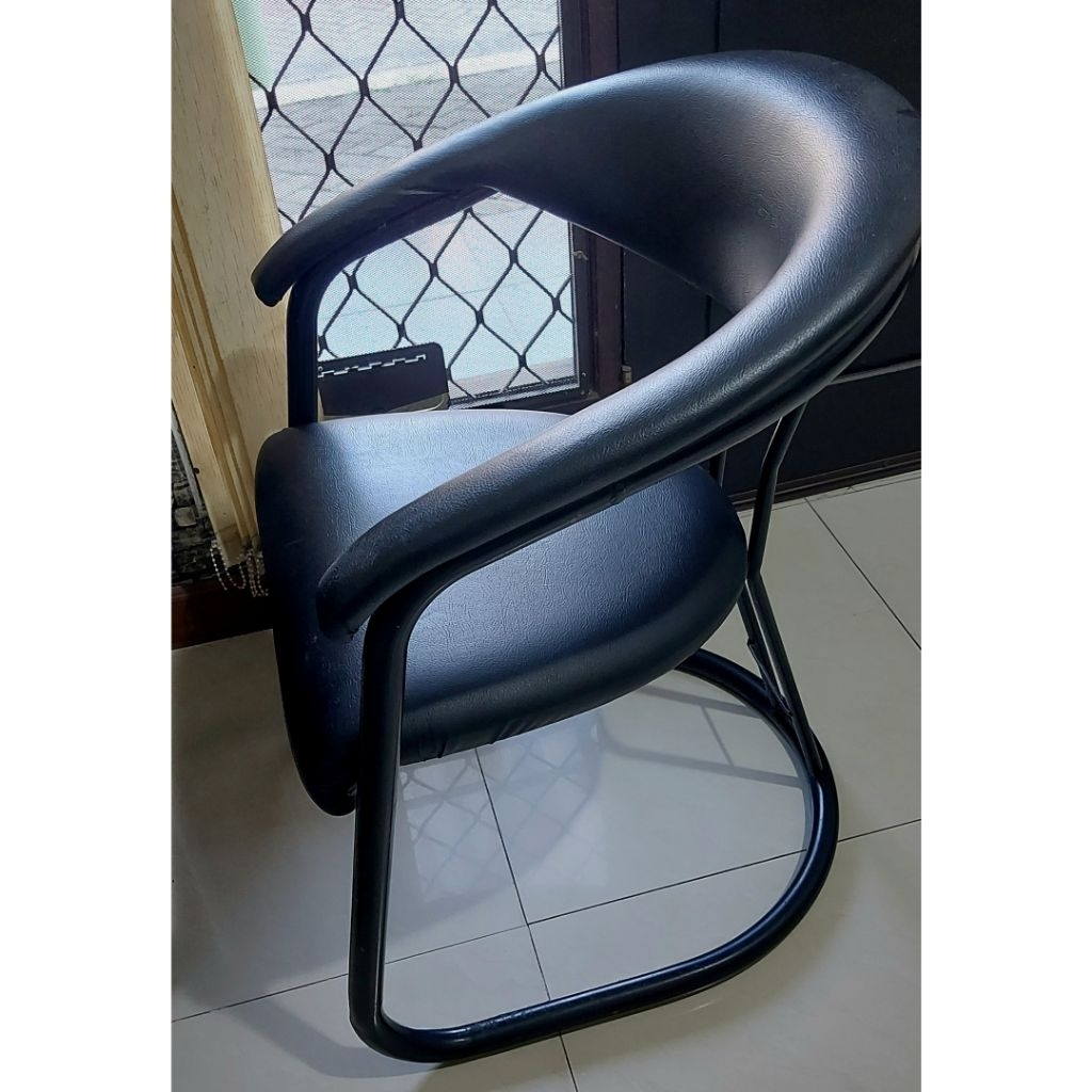 Kursi salon warna hitam / kursi second bekas seken murah