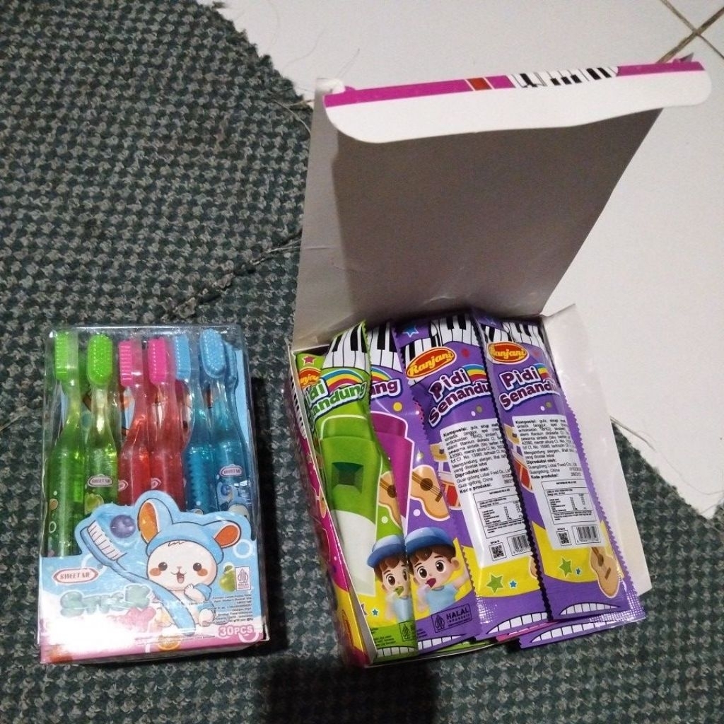 permen Pluit & permen bentuk sikat gigi