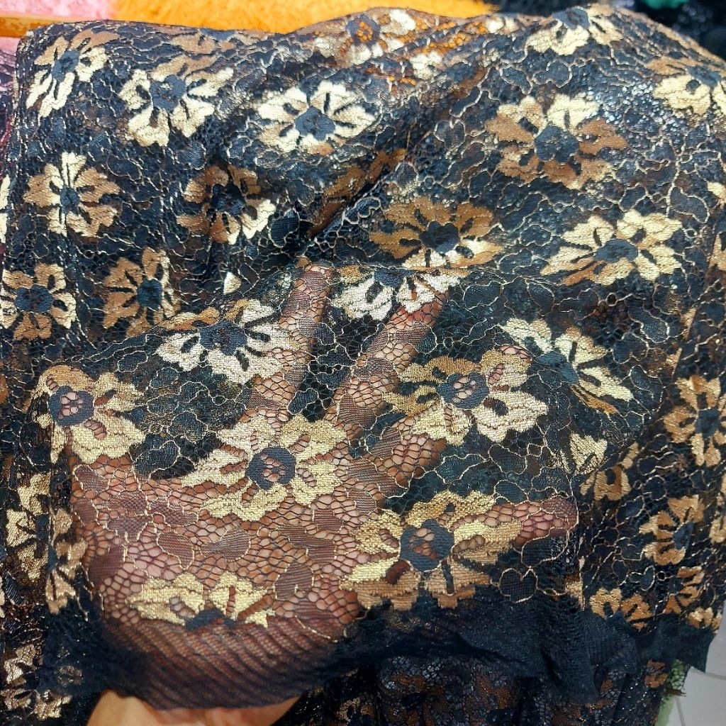 kain brokat premium  - kain brokat luxury  - kain brokat meteran  - kain brokat motif ( kuning)