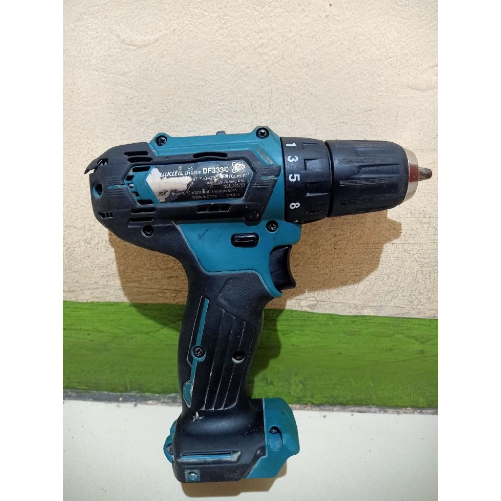 bor cordless makita DF333D