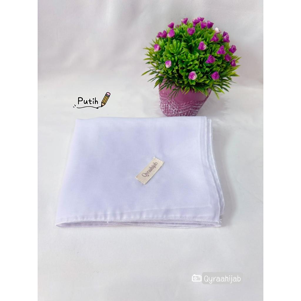 Bella Square Paris segiempat / Warna PUTIH/KERUDUNG SEKOLAH / HIJAB SEKOLAH  | By Qyraahijab ukuran 