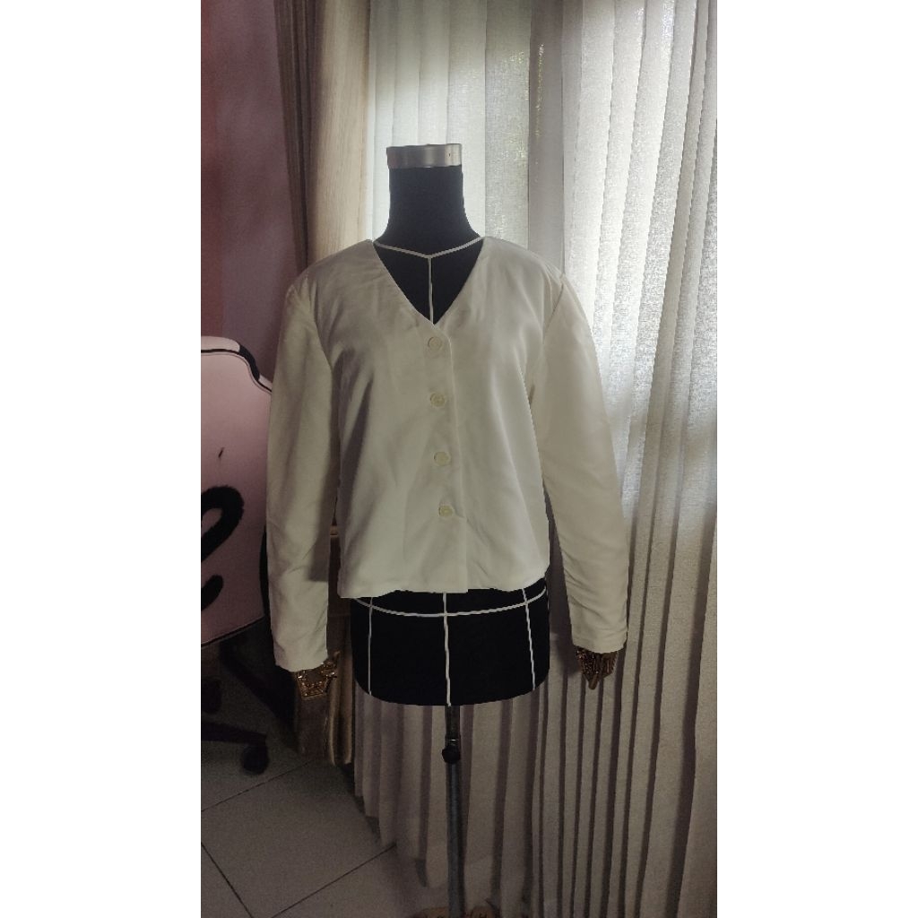 [PRELOVED] NINETTE Blazer Outer Wanita Putih White Freesize