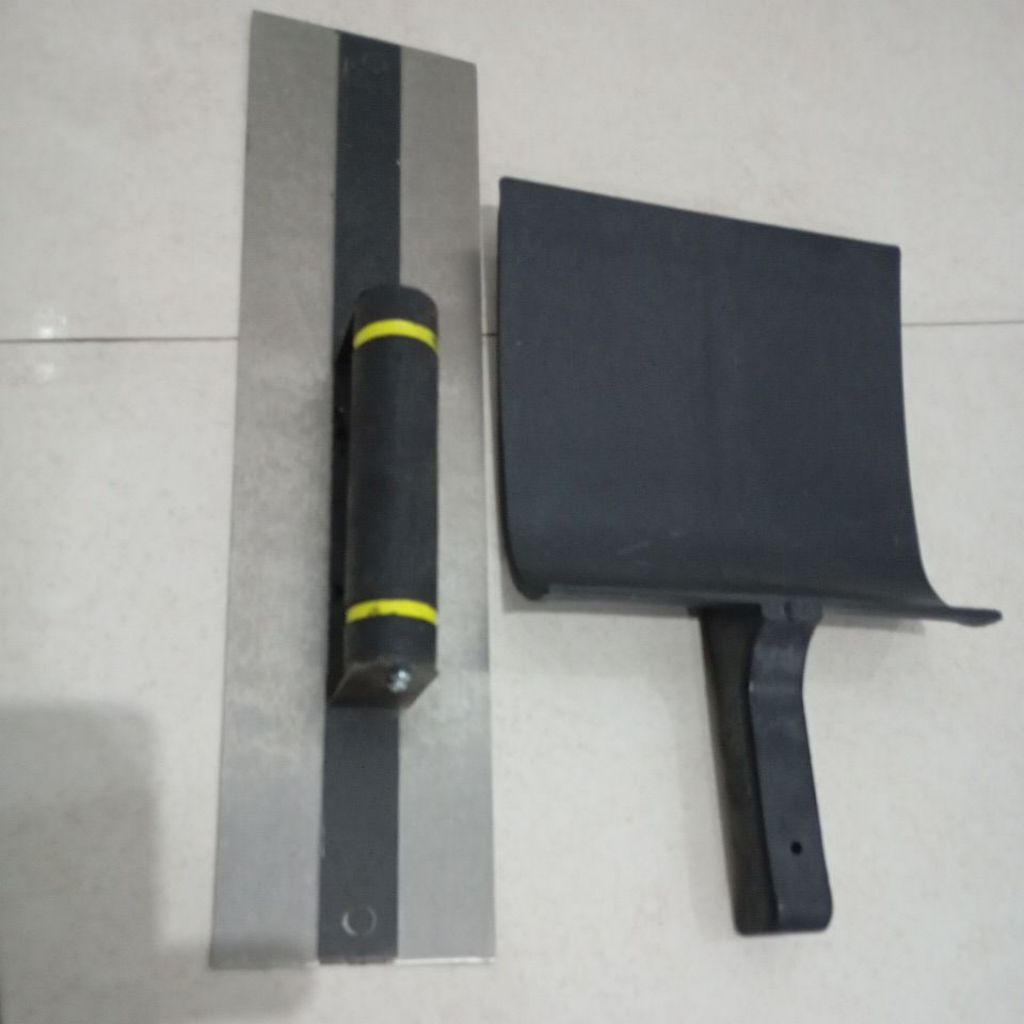 RASKAM PERATA ACIAN TEMBOK STAINLESS dilengkapi sendok adukan