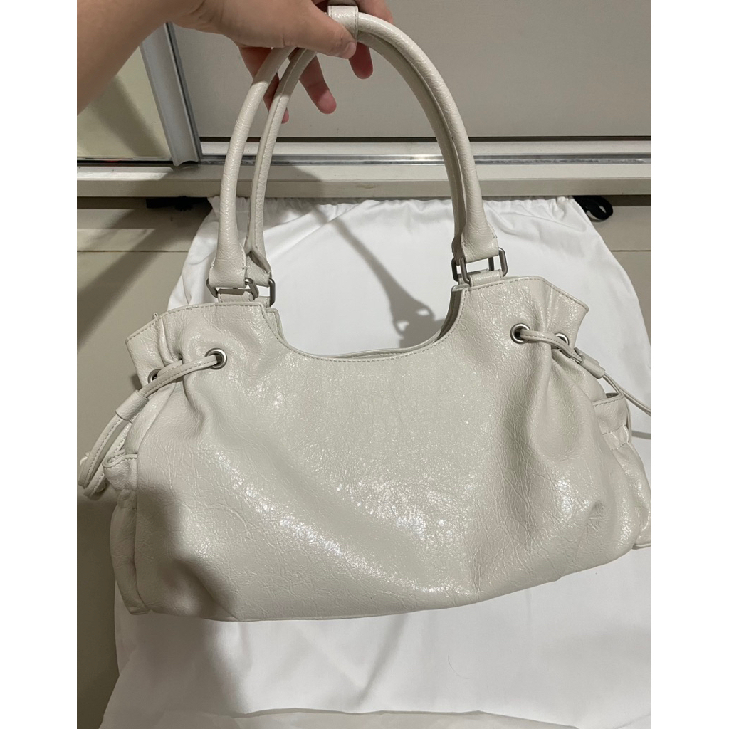 Stand oil Breezy bag misty white collab Yunjin Lesserafim
