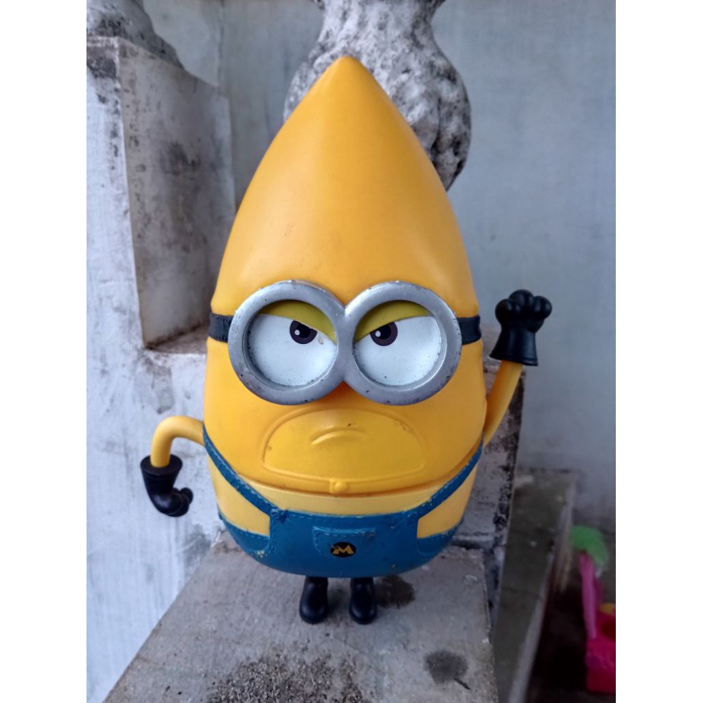 Tumbler/Wadah Mega Minion Gus from Despicable Me 4 XXI Preloved