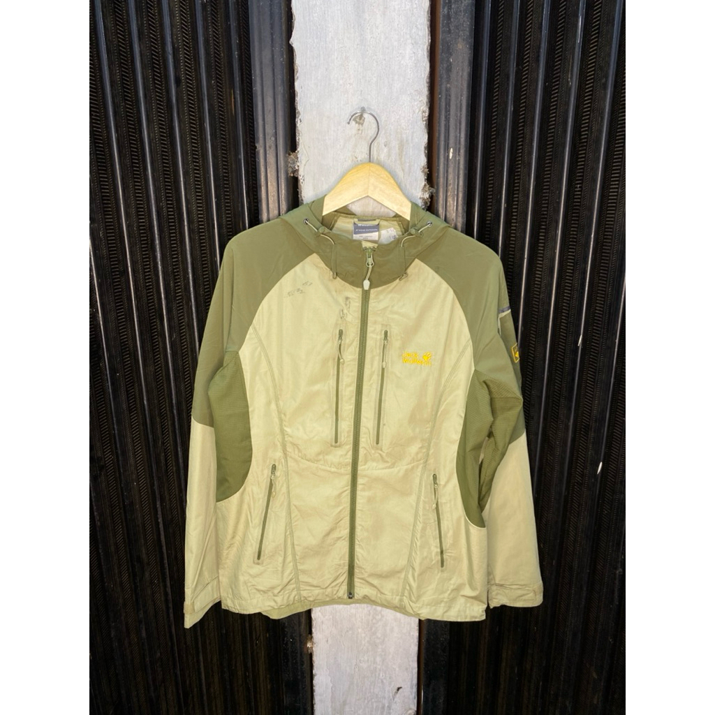 jaket outdoor jack wolfskin pertex gorpcore