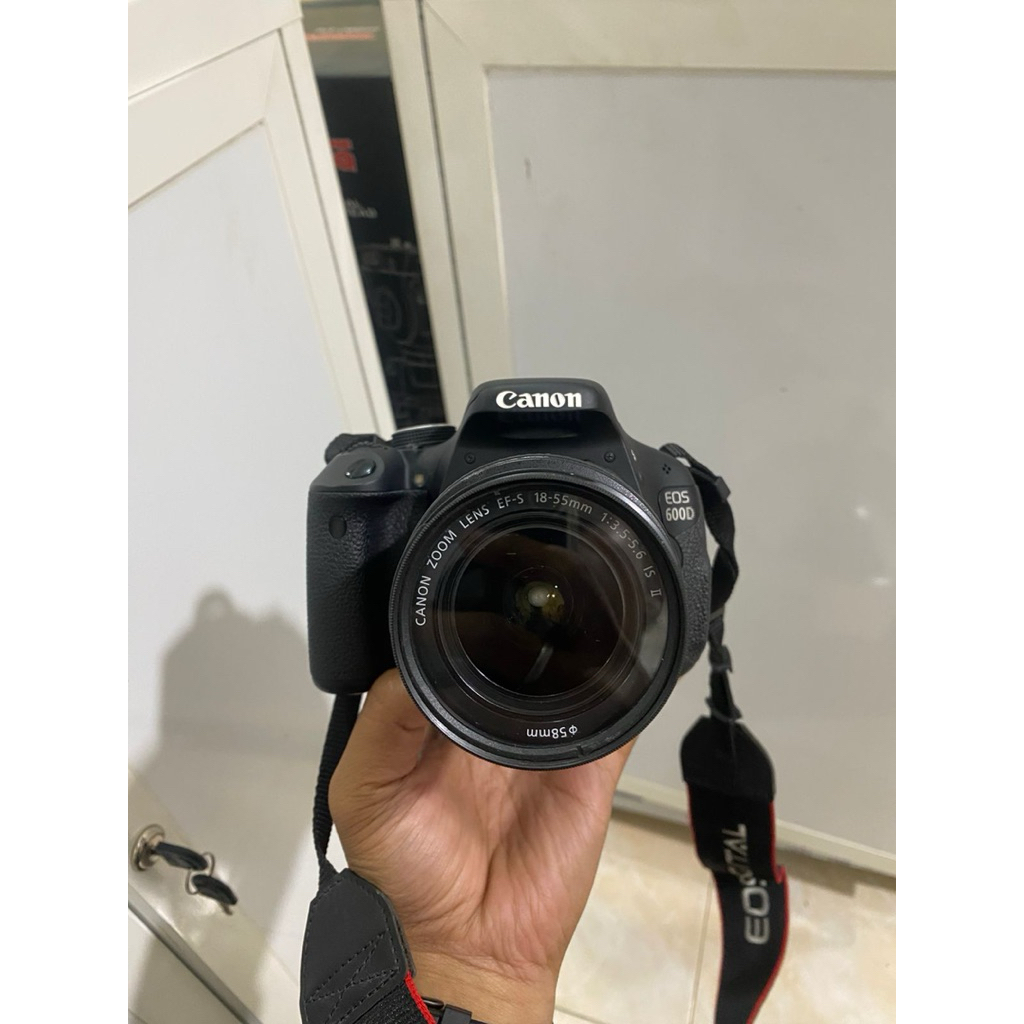 kamera DSLR canon 600d kit 18-55mm is second mulus