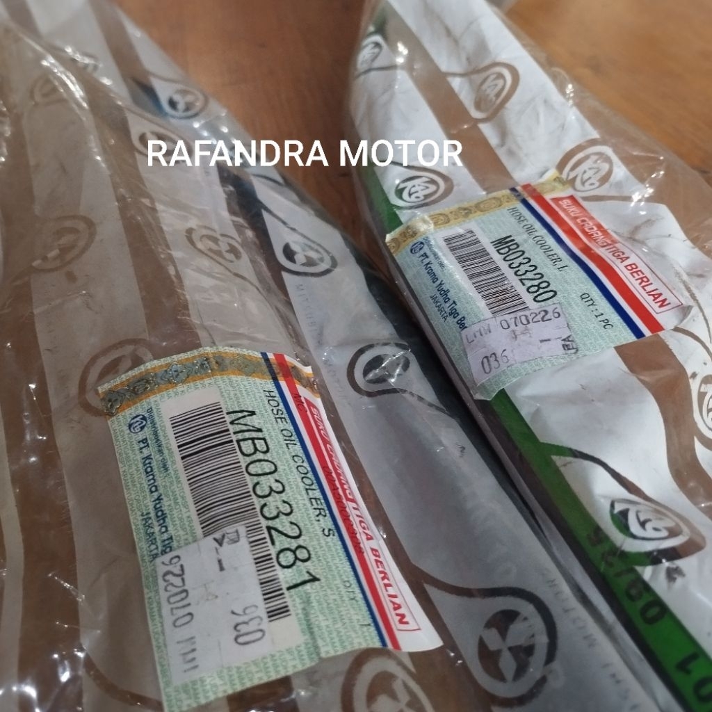 SELANG OLI COLLER/SELANG PENDINGIN OLI L038/L039/L300 DISEL