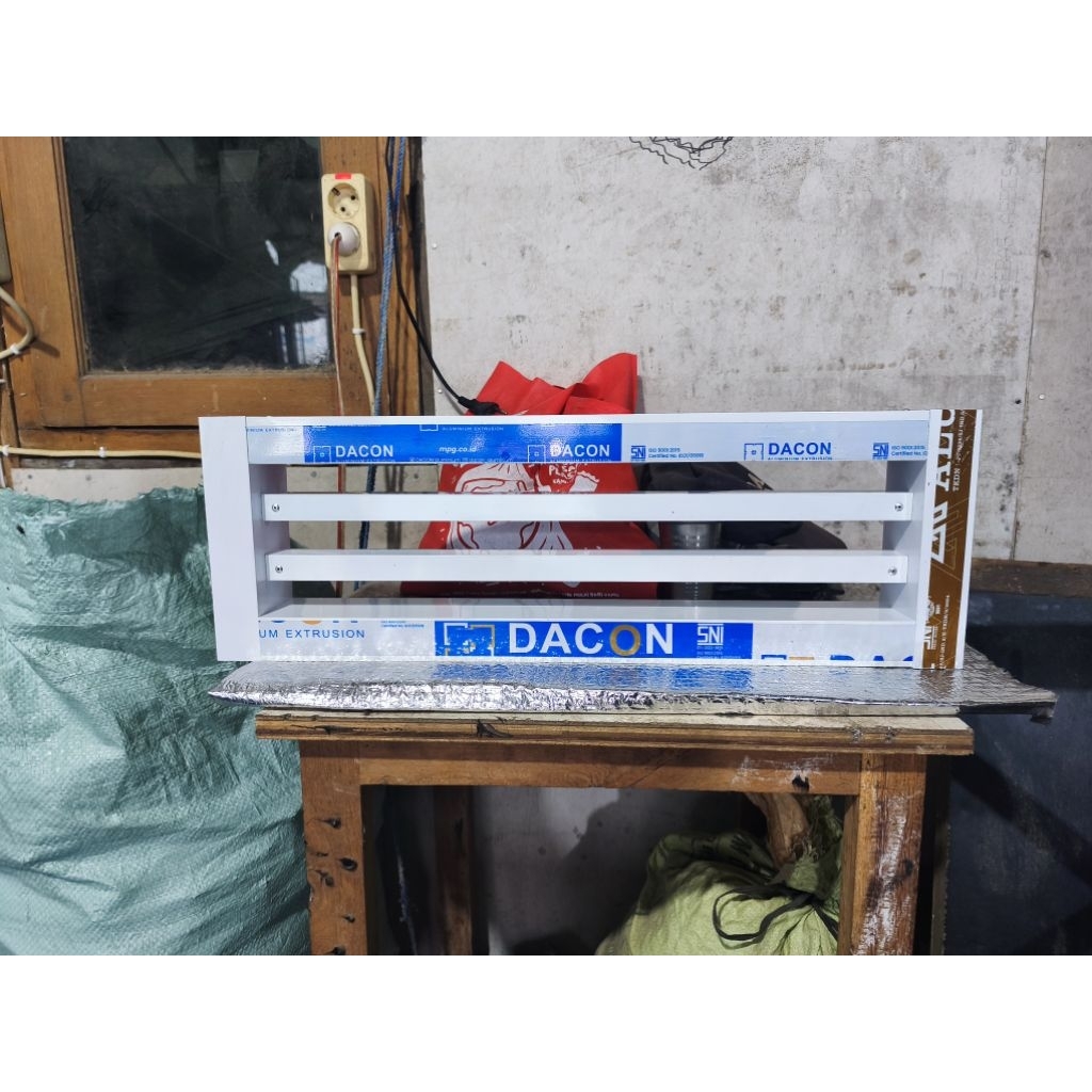 Ventilasi Udara Aluminium Untuk Dapur/Kamar mandi