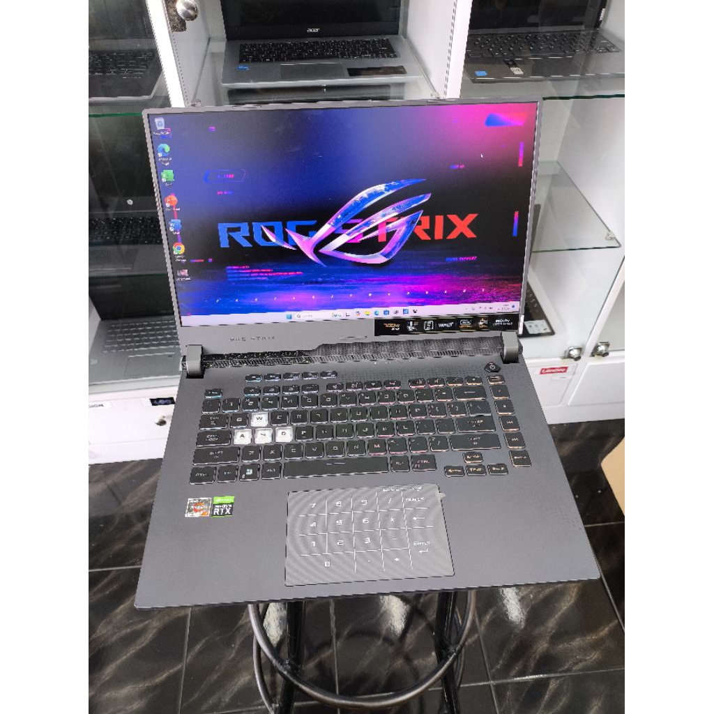 Asus ROG Strix G513RM- AMD Ryzen 7 6800H - NVIDIA Geforce RTX 3060 6 gb- Ram 16 gb DDR5- Ssd nvme 1.