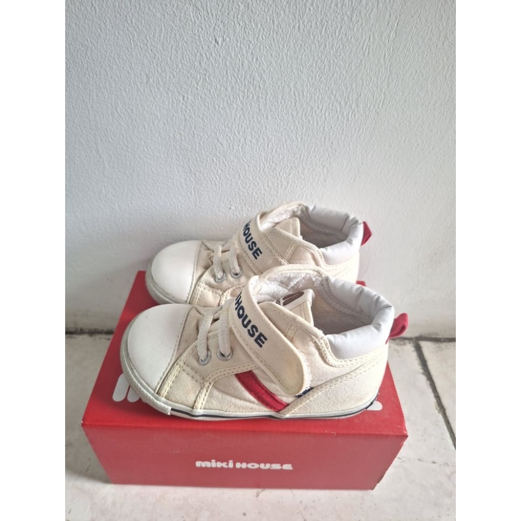 Preloved Sepatu Miki House baby 15cm