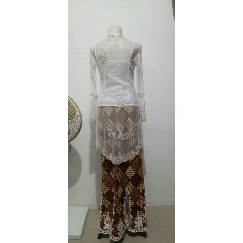 Kebaya Putih Preloved